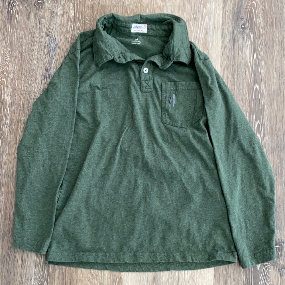 Boys Johnnie-O size 8 green long sleeve shirt